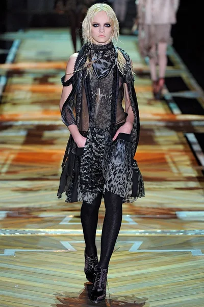Look 29